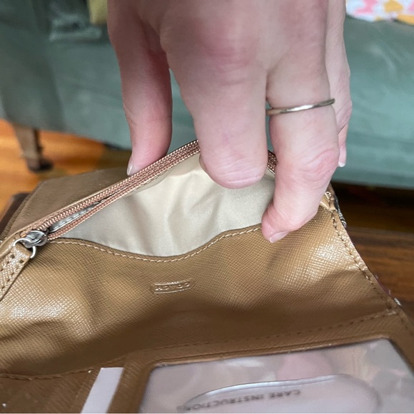 Small Coach Signature Dylan Crossbody Wallet Khaki And Magenta - Picture 6 of 12